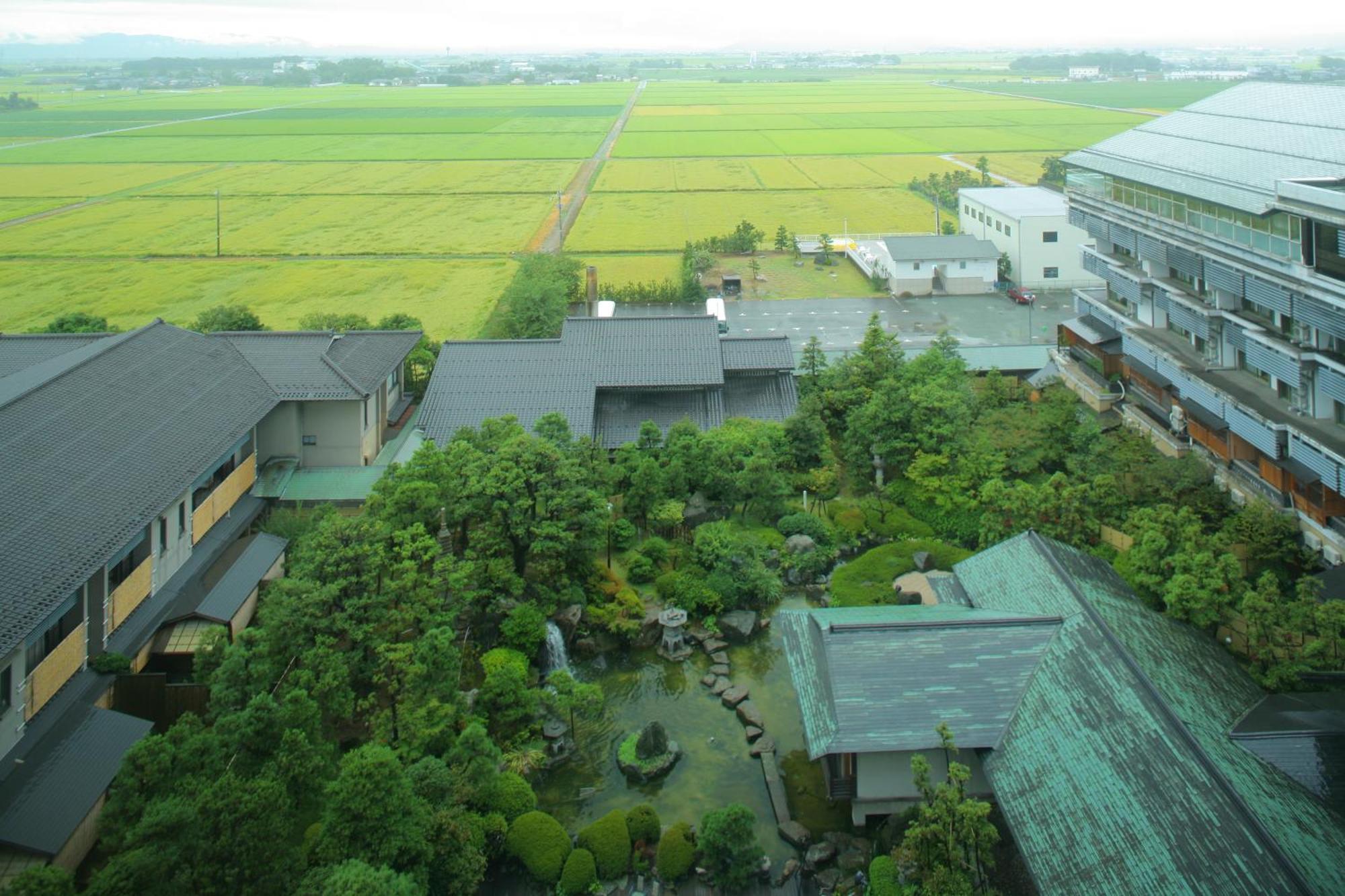 Grandia Housen Hotel Awara Bagian luar foto